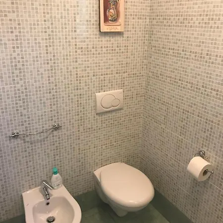 בית נופש Casette Nel Borgo בורגאנייה