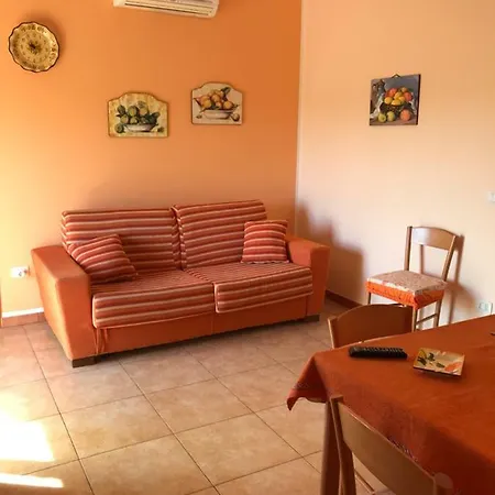 Casette Nel Borgo בורגאנייה