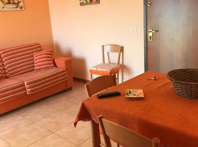 Casette Nel Borgo בית נופש בורגאנייה